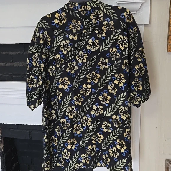Tommy Bahama Tropical Short Sleeve Shirt - Picture 10 of 10